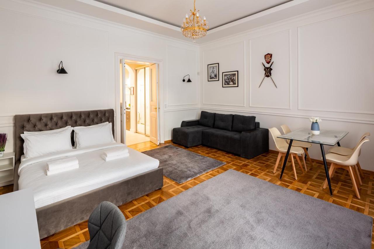 Alfa Apartments Grushevskoho 7 Lviv Bagian luar foto
