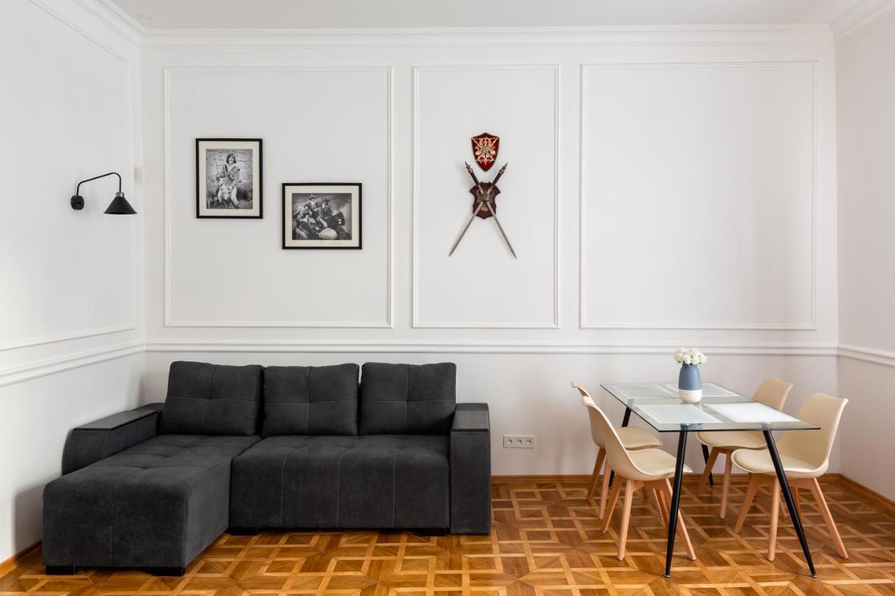 Alfa Apartments Grushevskoho 7 Lviv Bagian luar foto
