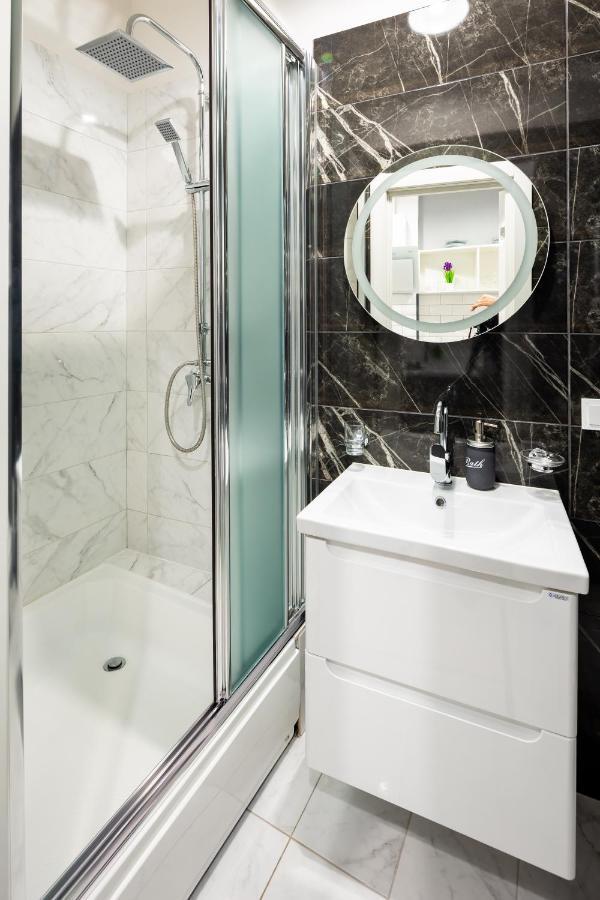Alfa Apartments Grushevskoho 7 Lviv Bagian luar foto
