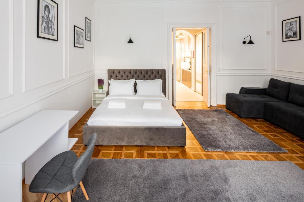 Alfa Apartments Grushevskoho 7 Lviv Bagian luar foto