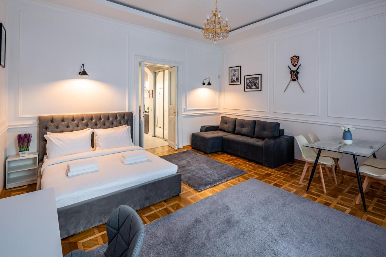 Alfa Apartments Grushevskoho 7 Lviv Bagian luar foto