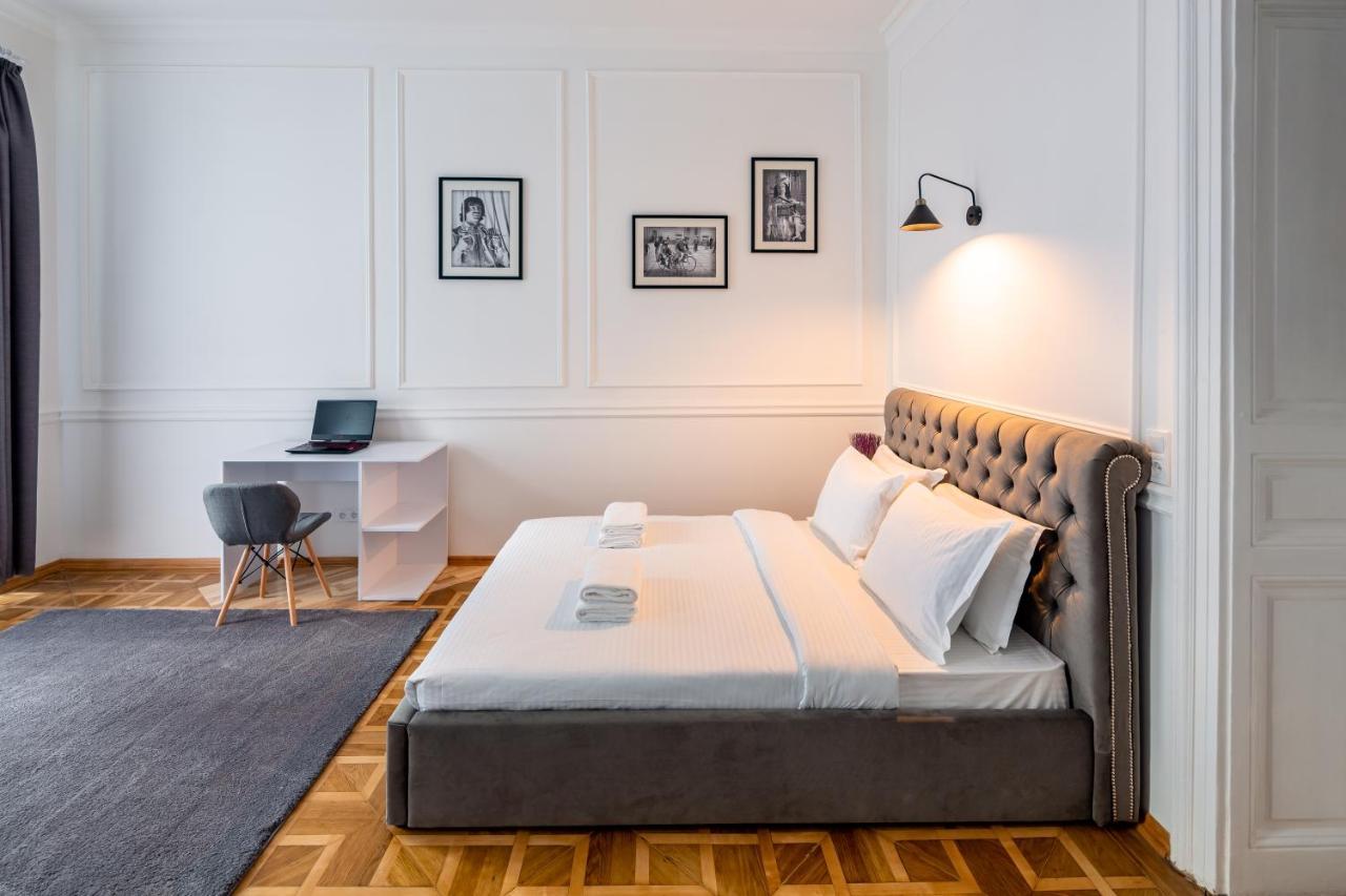 Alfa Apartments Grushevskoho 7 Lviv Bagian luar foto