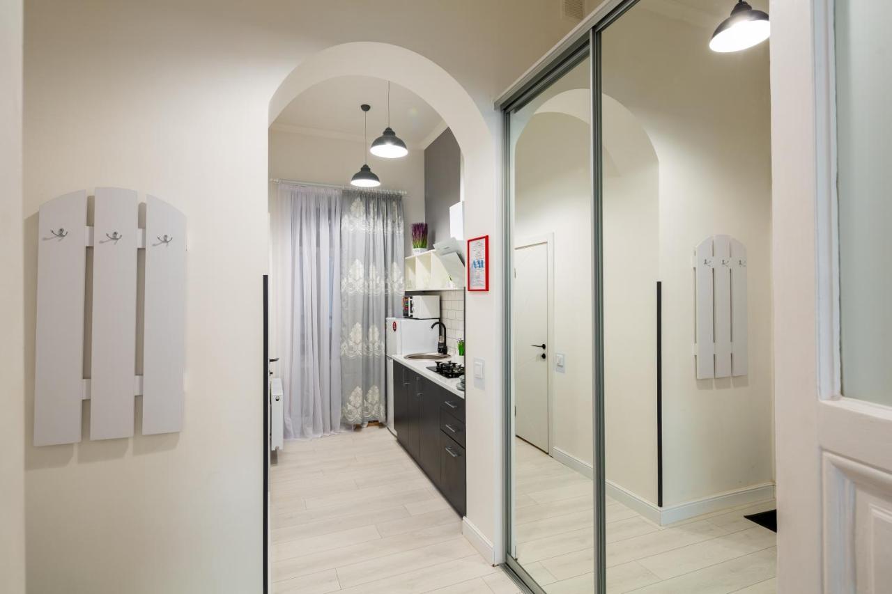 Alfa Apartments Grushevskoho 7 Lviv Bagian luar foto