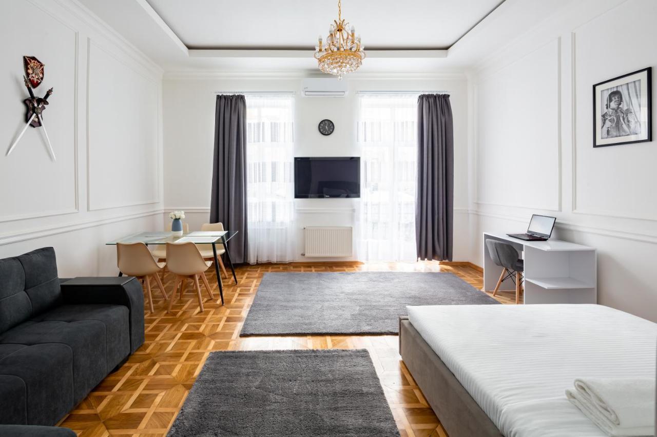 Alfa Apartments Grushevskoho 7 Lviv Bagian luar foto